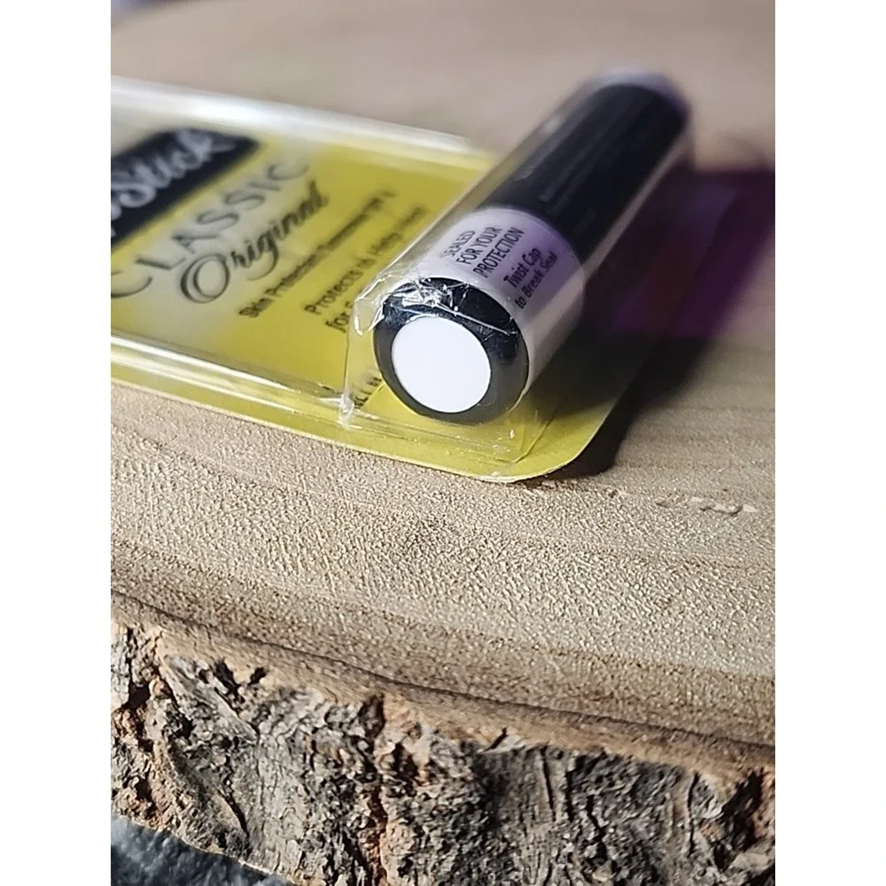 (1) Rare NOS Factory Sealed 0.15‎ OZ Original Classic ChapStick SPF 4
